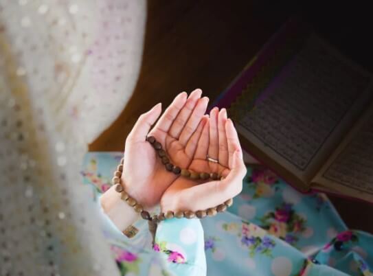 Kumpulan doa harian islam / doa sehari hari dalam islam yang pendek dan mudah dihafal, dalam bahasa arab dan terjemahannya + cara berdoanya.